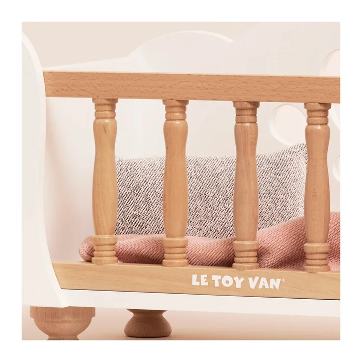 Деревянная кровать для куклы с комплектом белья Honeybake — Le Toy Van, арт. TV600