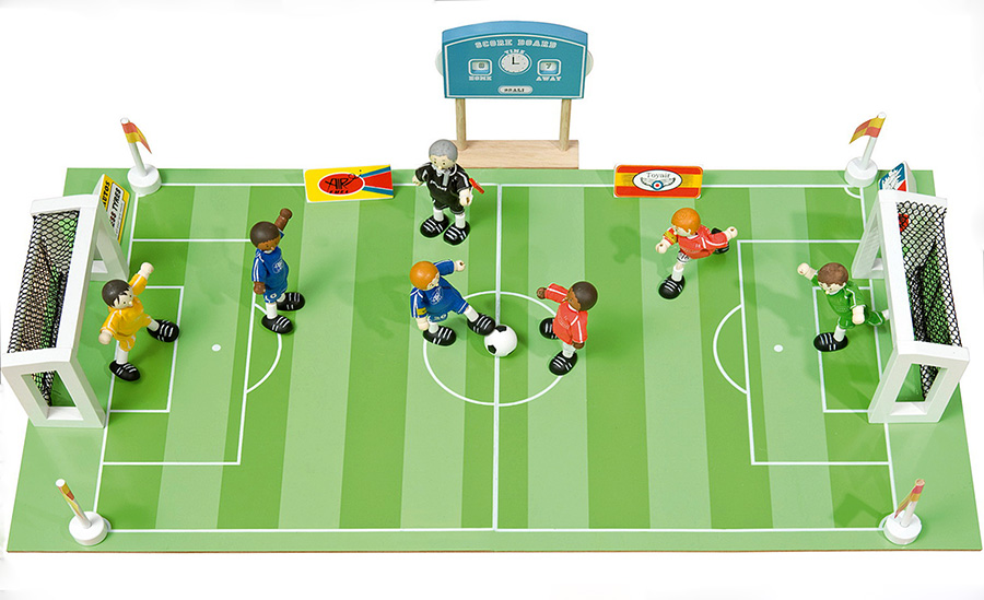 Поделка футбольное поле. Игрушечное футбольное поле. Игровой набор настольный футбол. Поделка футбольное поле. Макет футбольного поля.