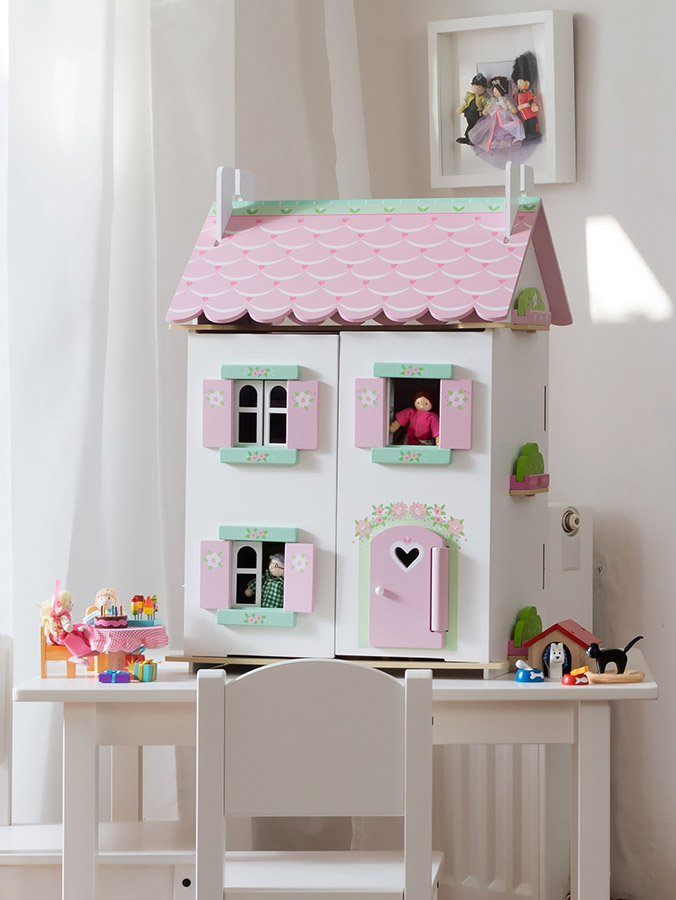 Le toy van sweetheart deals cottage with furniture